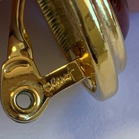 Vintage Monet clip on earrings - Picture 3 of 4